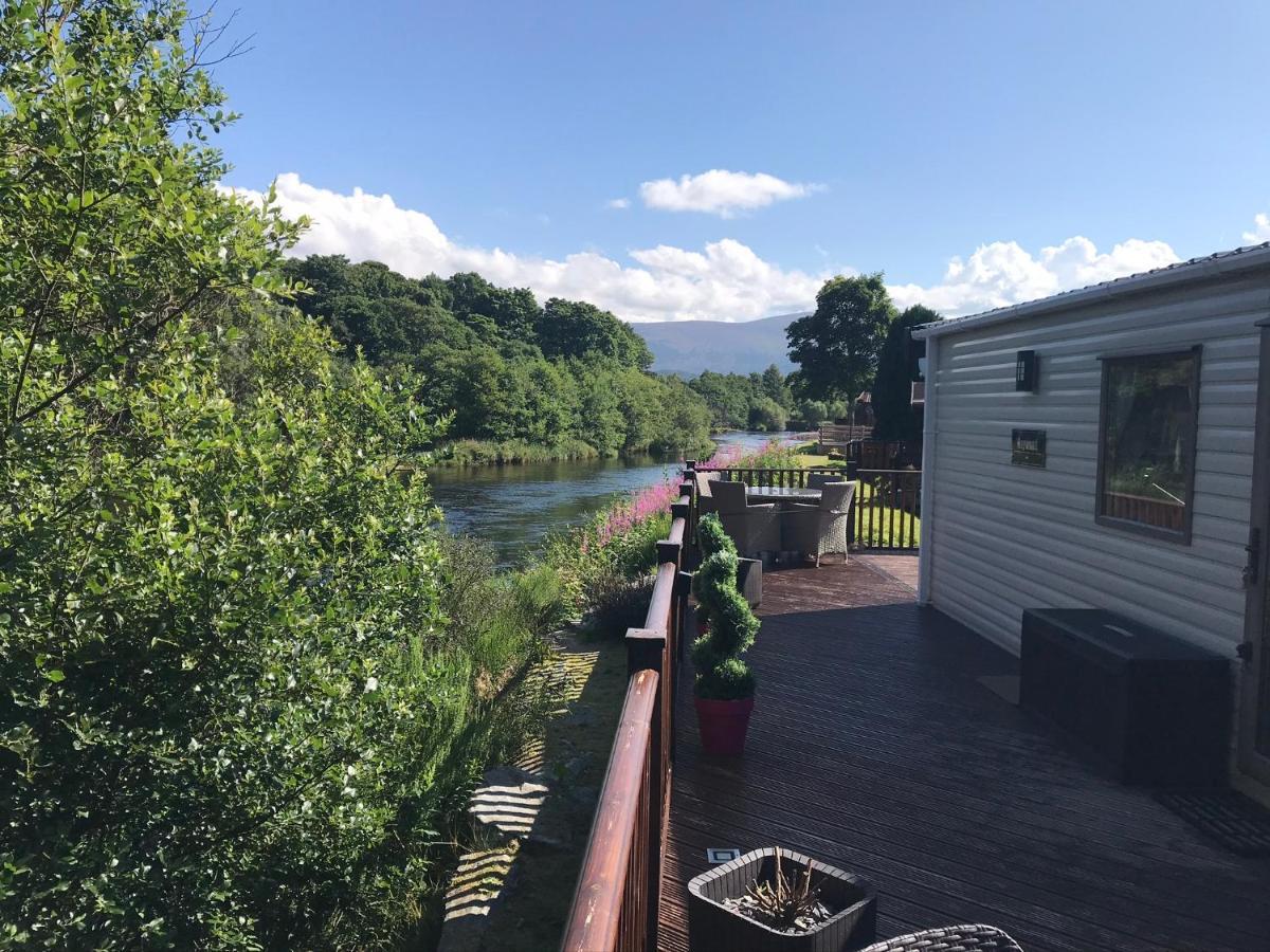 אבימור Riverbank Lodge מראה חיצוני תמונה